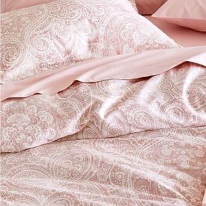 Pottery Barn Vanessa Printed Tencel Duvet Cover.